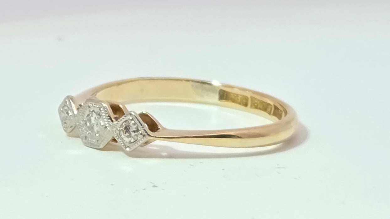 Vintage: 18ct Yellow Gold & Platinum Art Deco Diamond Trilogy Ring