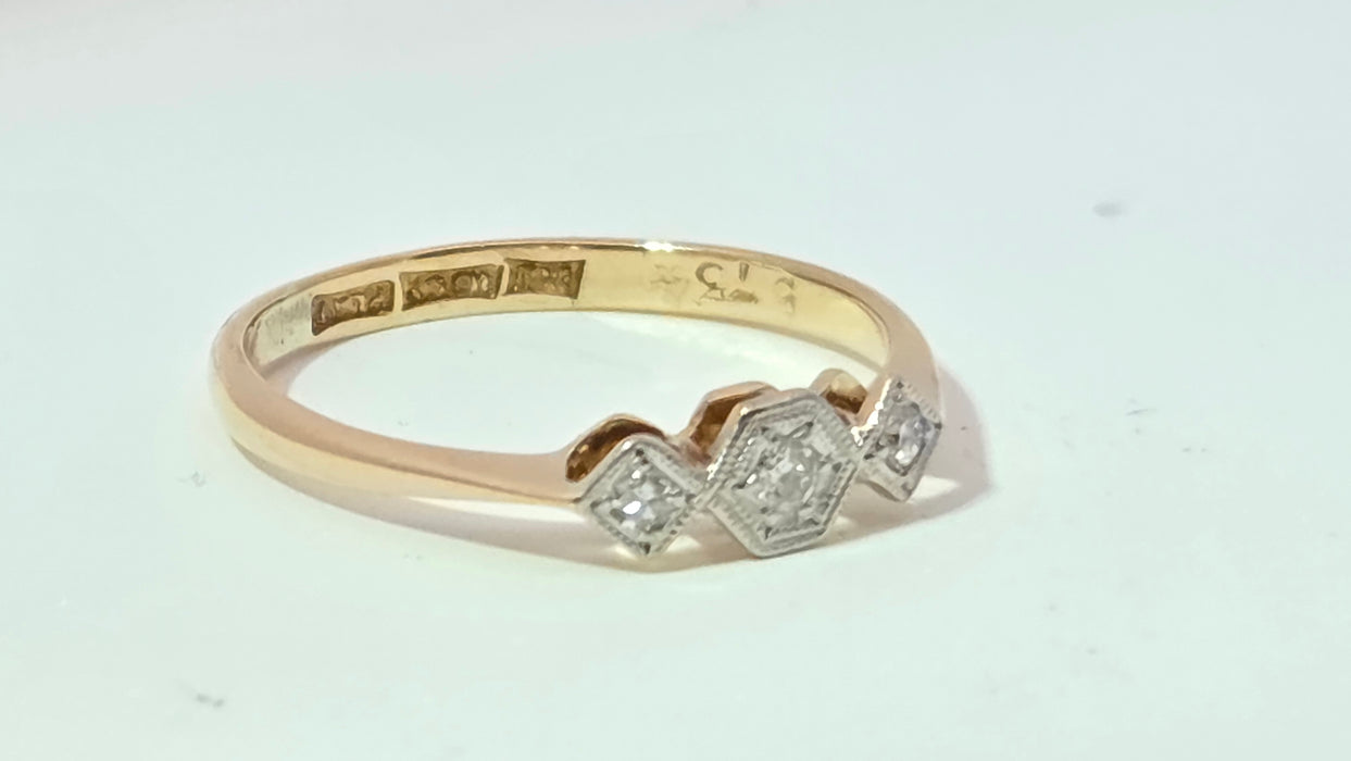Vintage: 18ct Yellow Gold & Platinum Art Deco Diamond Trilogy Ring