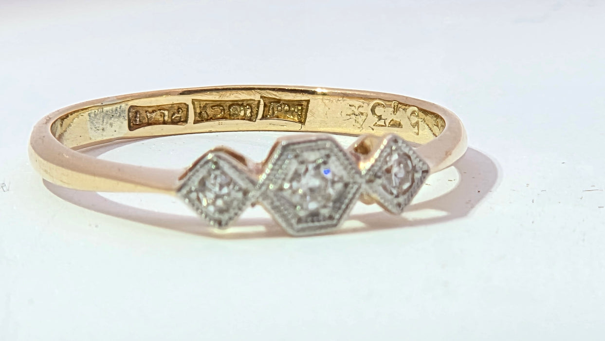 Vintage: 18ct Yellow Gold & Platinum Art Deco Diamond Trilogy Ring