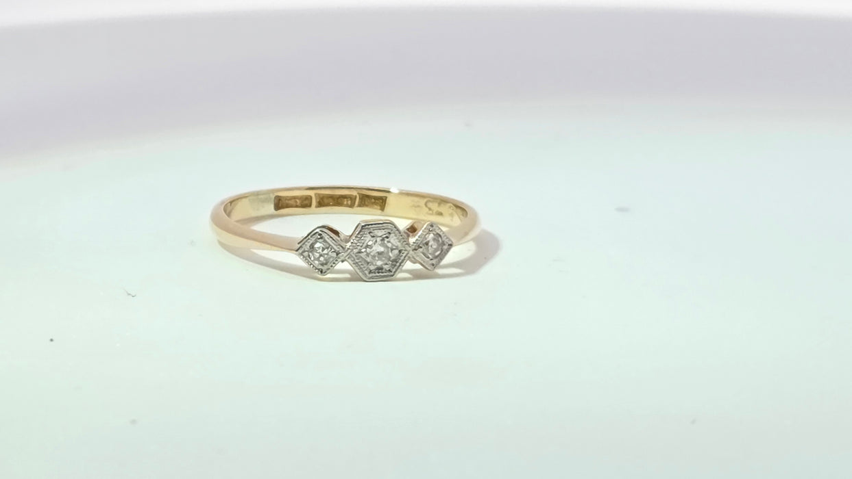 Vintage: 18ct Yellow Gold & Platinum Art Deco Diamond Trilogy Ring