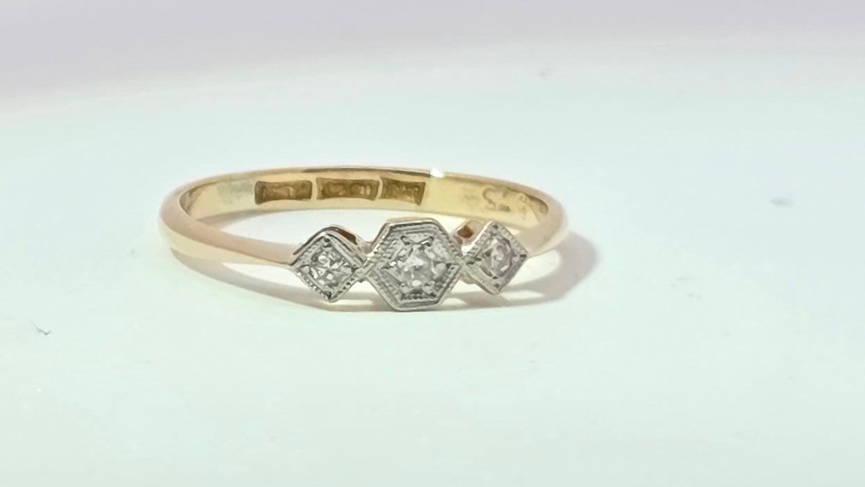 Vintage: 18ct Yellow Gold & Platinum Art Deco Diamond Trilogy Ring