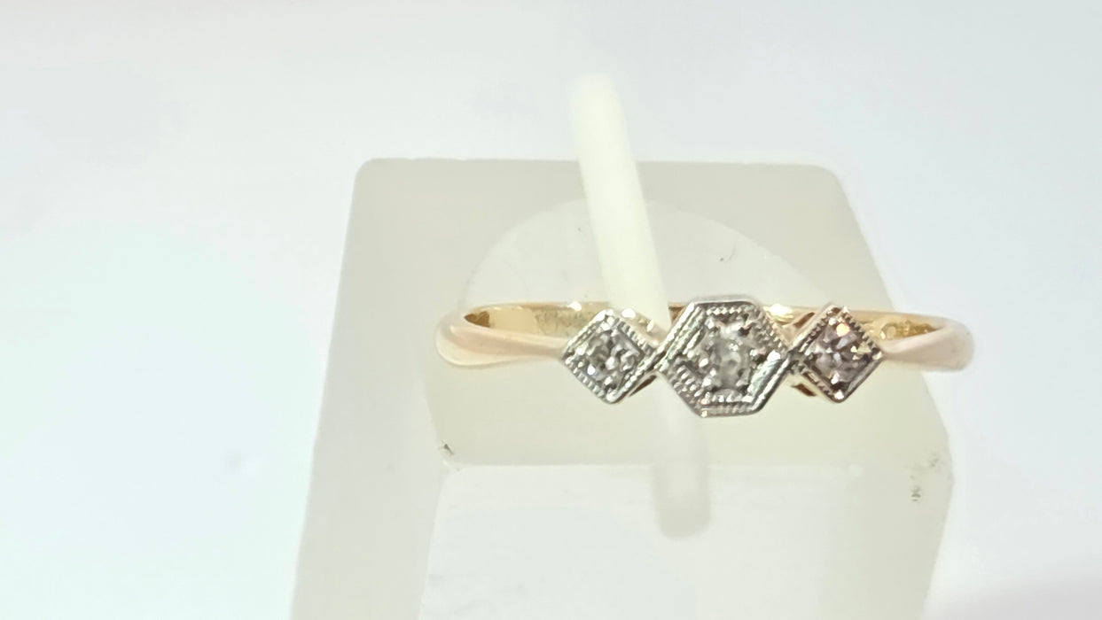Vintage: 18ct Yellow Gold & Platinum Art Deco Diamond Trilogy Ring