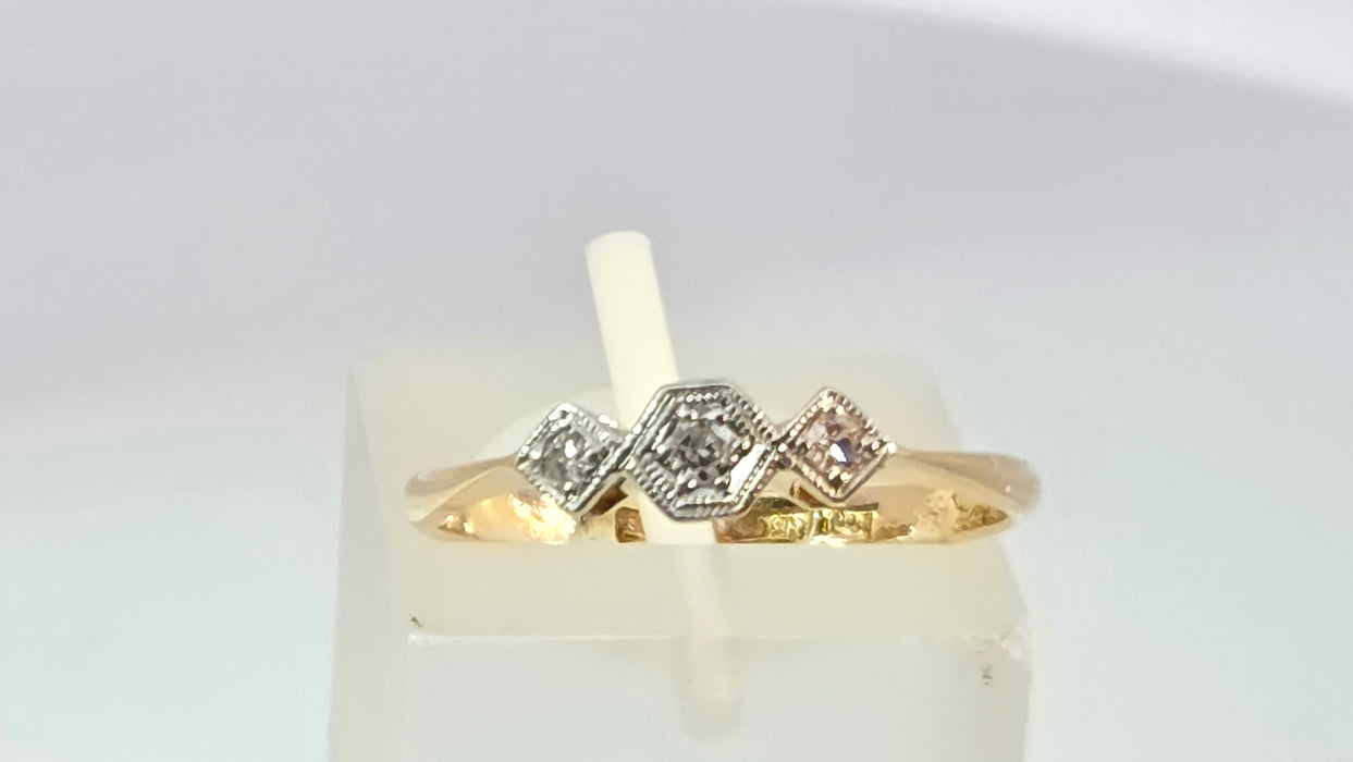 Vintage: 18ct Yellow Gold & Platinum Art Deco Diamond Trilogy Ring