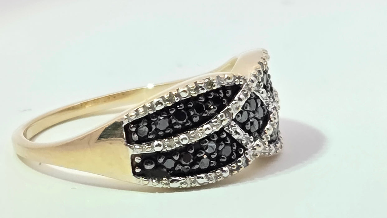 Vintage: 9ct Yellow Gold Black & White Diamond 0.25ct Dress Ring