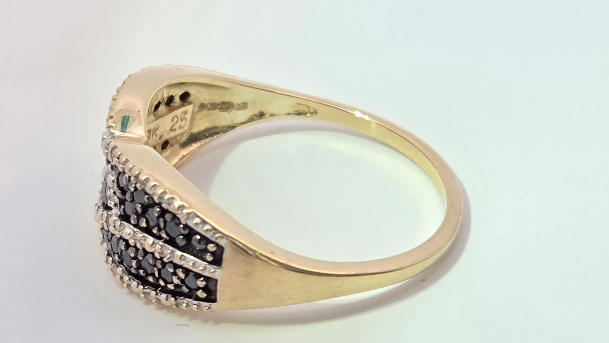 Vintage: 9ct Yellow Gold Black & White Diamond 0.25ct Dress Ring