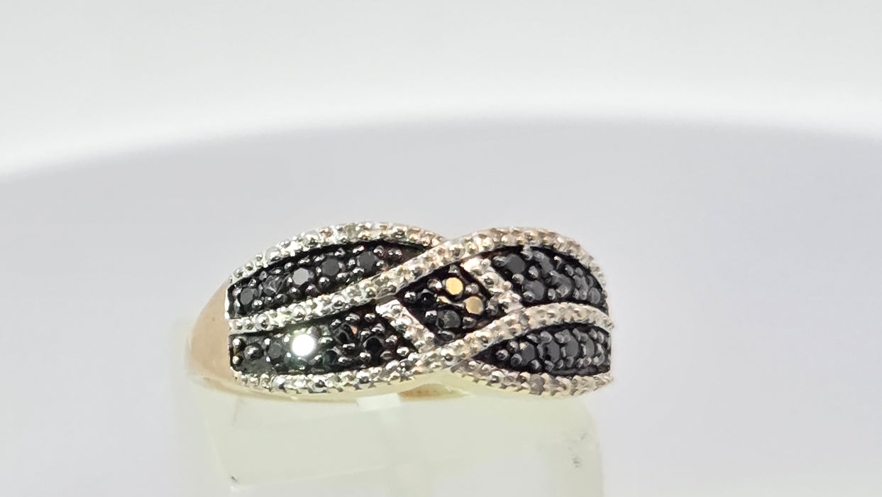 Vintage: 9ct Yellow Gold Black & White Diamond 0.25ct Dress Ring