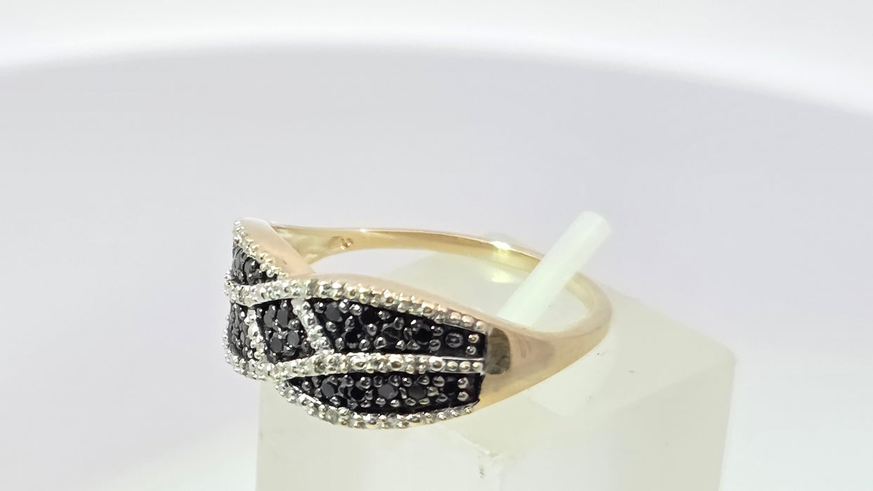 Vintage: 9ct Yellow Gold Black & White Diamond 0.25ct Dress Ring