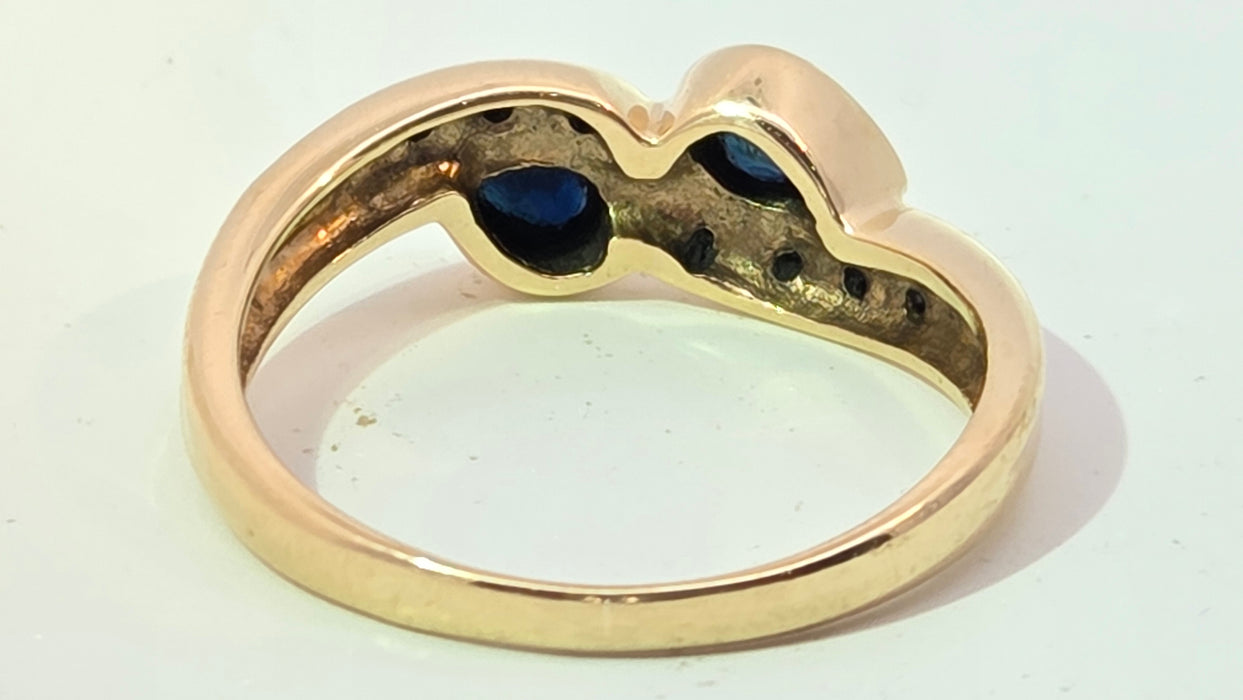 Vintage: 9ct Yellow Gold Sapphire & Diamond Bypass Ring