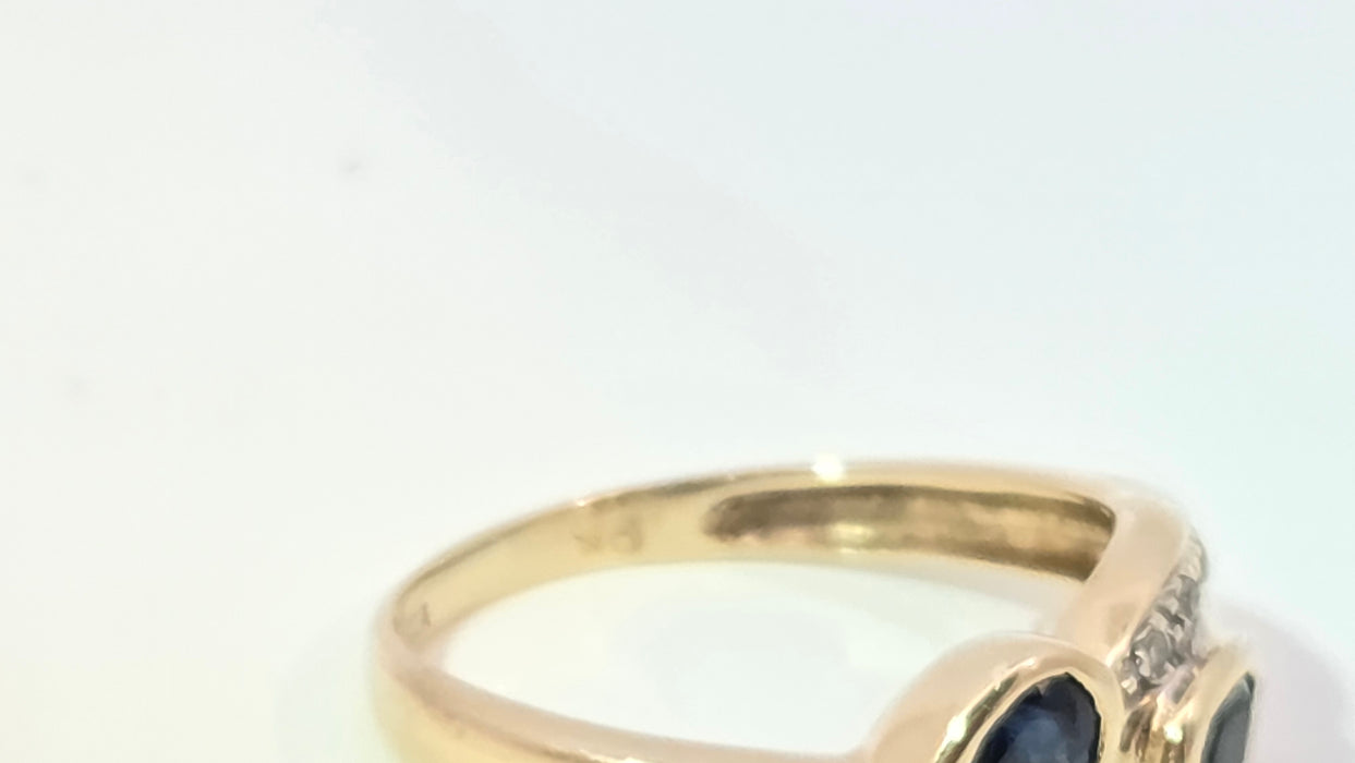 Vintage: 9ct Yellow Gold Sapphire & Diamond Bypass Ring
