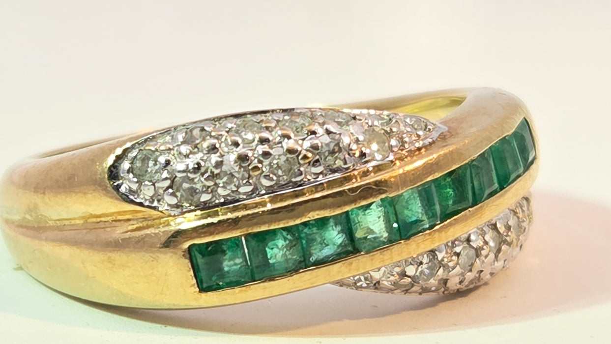 Vintage: 9ct Yellow Gold Emerald & Diamond Crossover Dress Ring