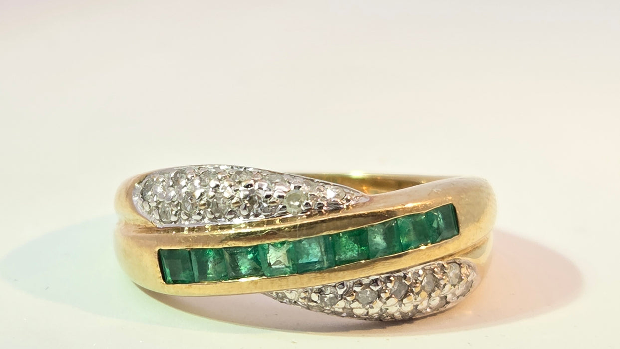 Vintage: 9ct Yellow Gold Emerald & Diamond Crossover Dress Ring