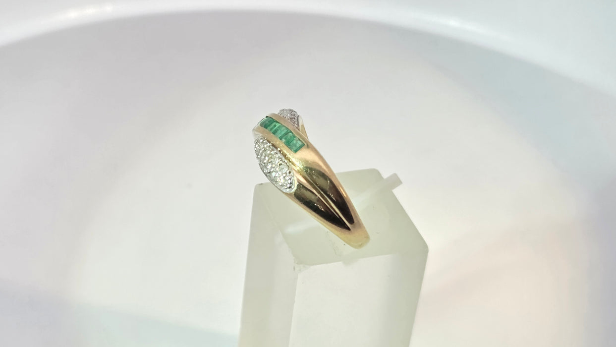 Vintage: 9ct Yellow Gold Emerald & Diamond Crossover Dress Ring