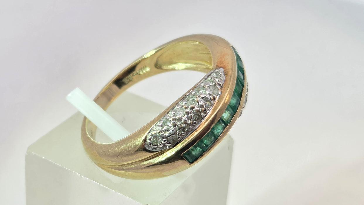 Vintage: 9ct Yellow Gold Emerald & Diamond Crossover Dress Ring