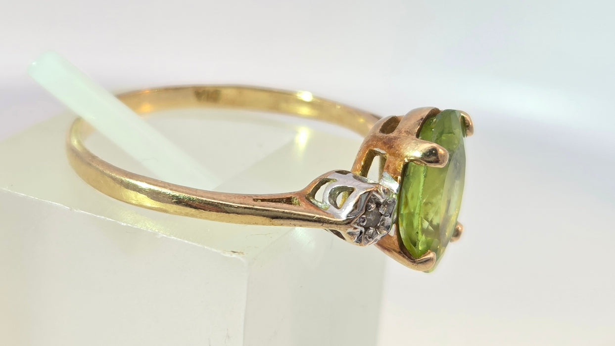 Vintage: 9ct Yellow Gold Peridot & Twin Diamond Three-Stone Ring — From 1998