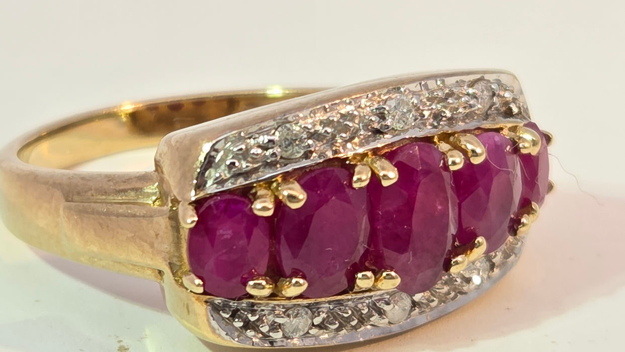 Vintage: 9ct Yellow Gold Ruby & Diamond Dress Ring