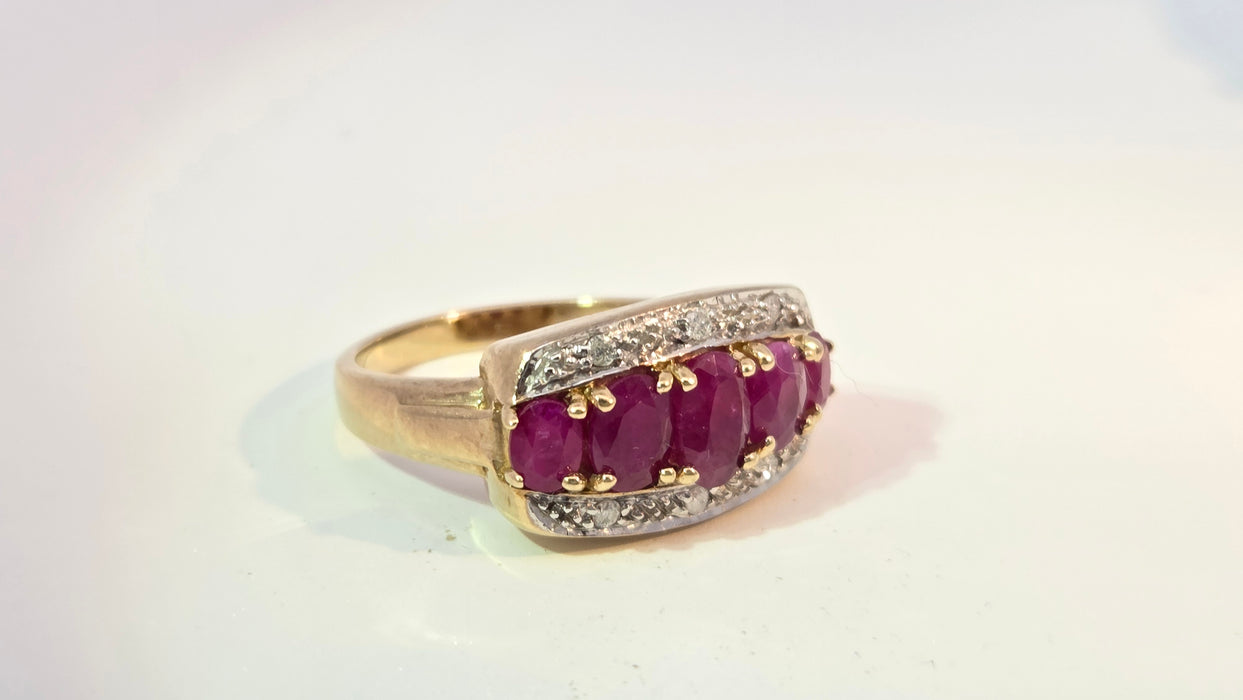 Vintage: 9ct Yellow Gold Ruby & Diamond Dress Ring