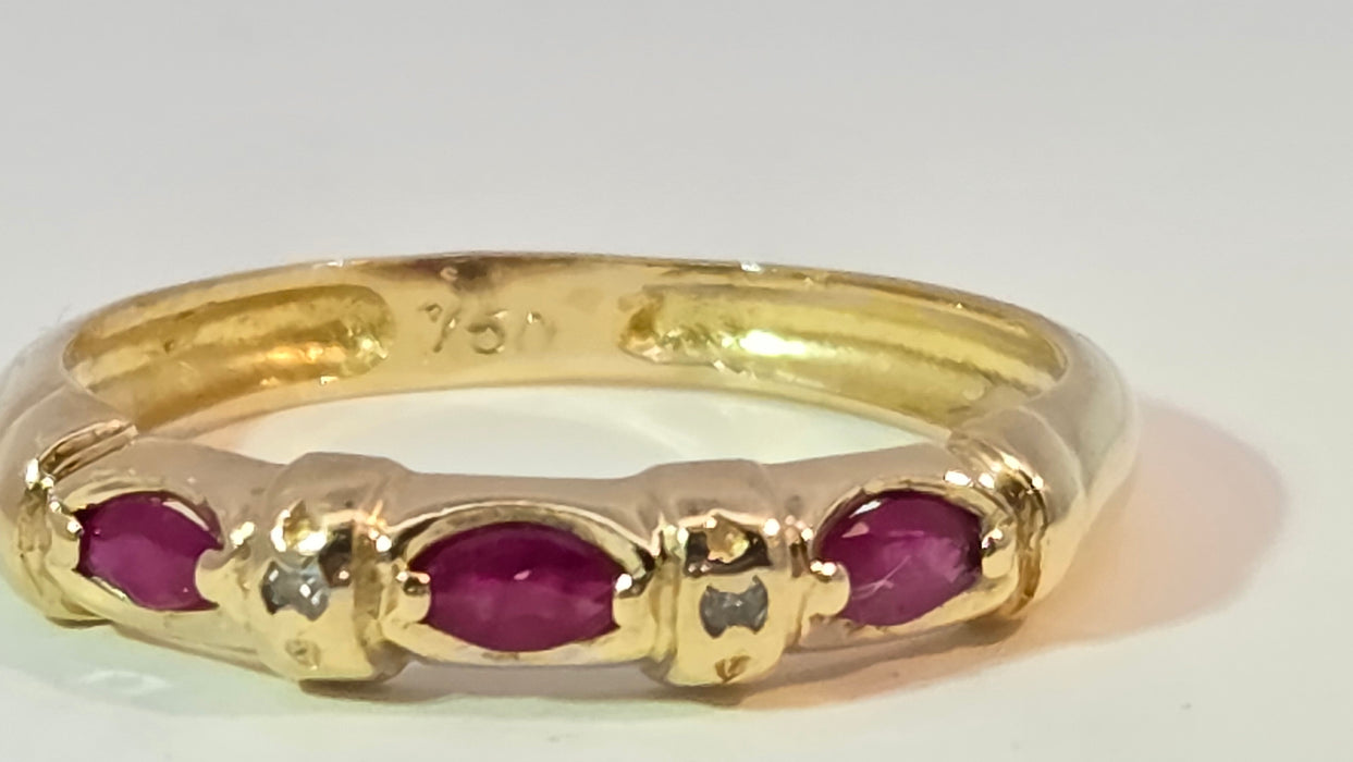 Vintage: 18ct Yellow Gold Ruby & Diamond Stacker Ring