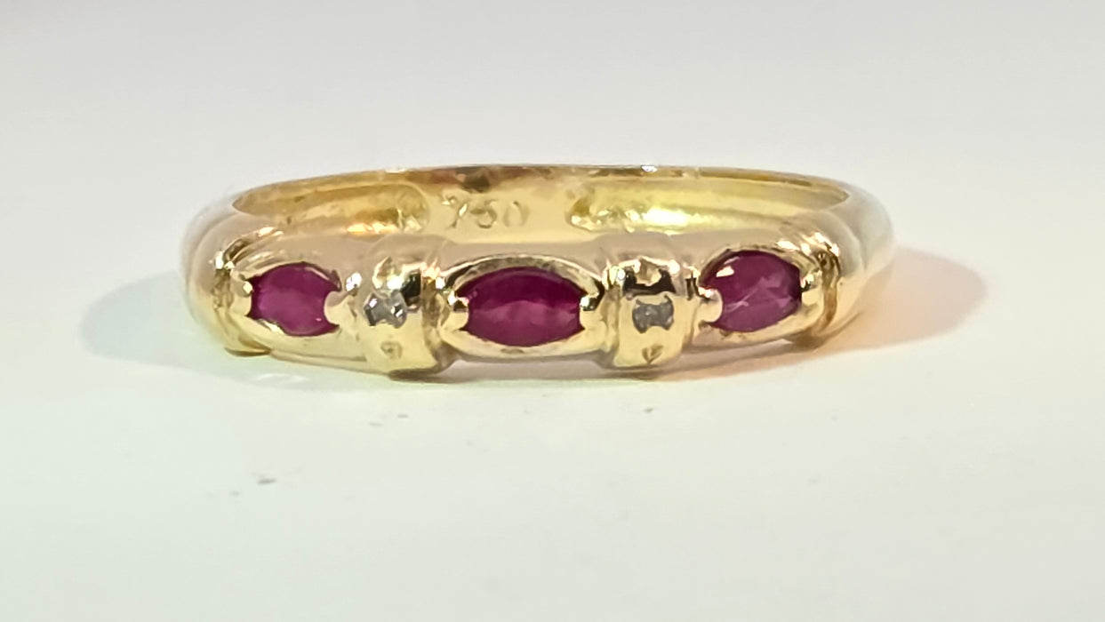 Vintage: 18ct Yellow Gold Ruby & Diamond Stacker Ring