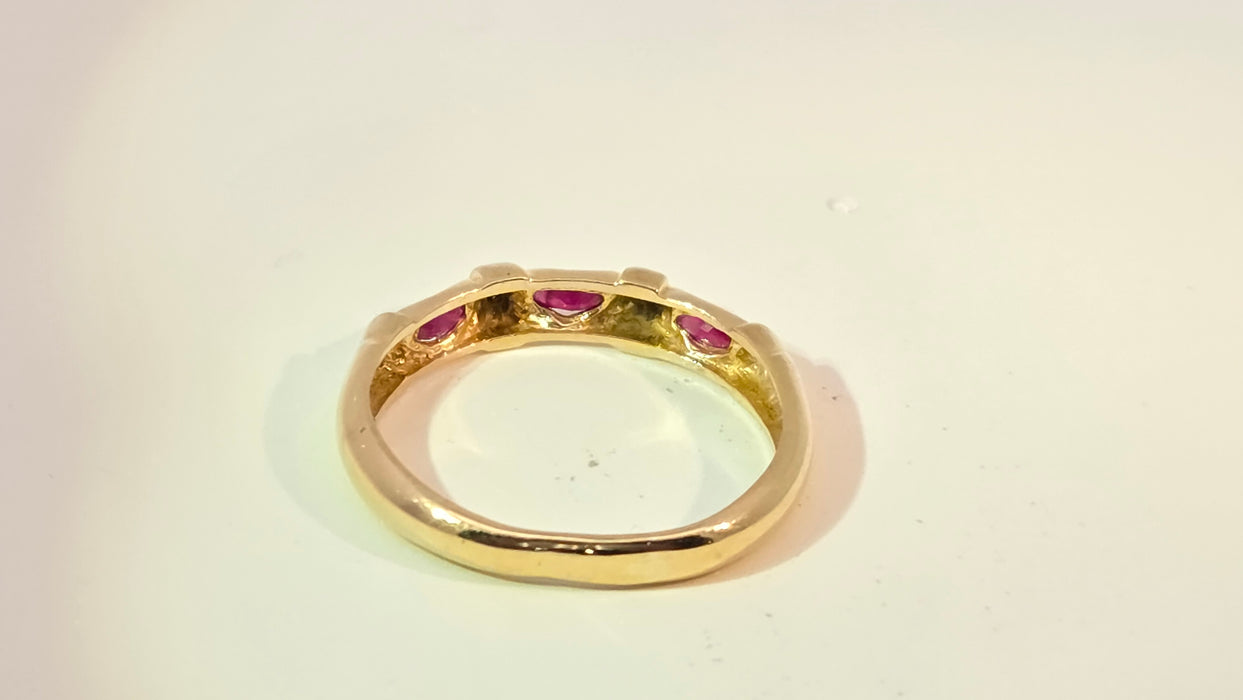 Vintage: 18ct Yellow Gold Ruby & Diamond Stacker Ring