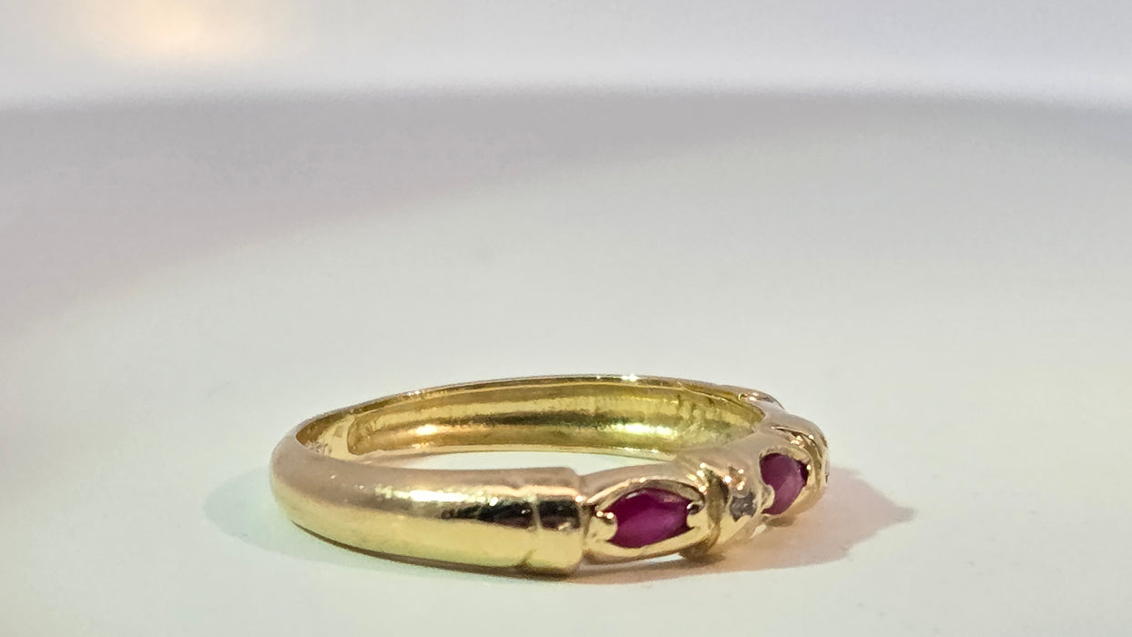 Vintage: 18ct Yellow Gold Ruby & Diamond Stacker Ring