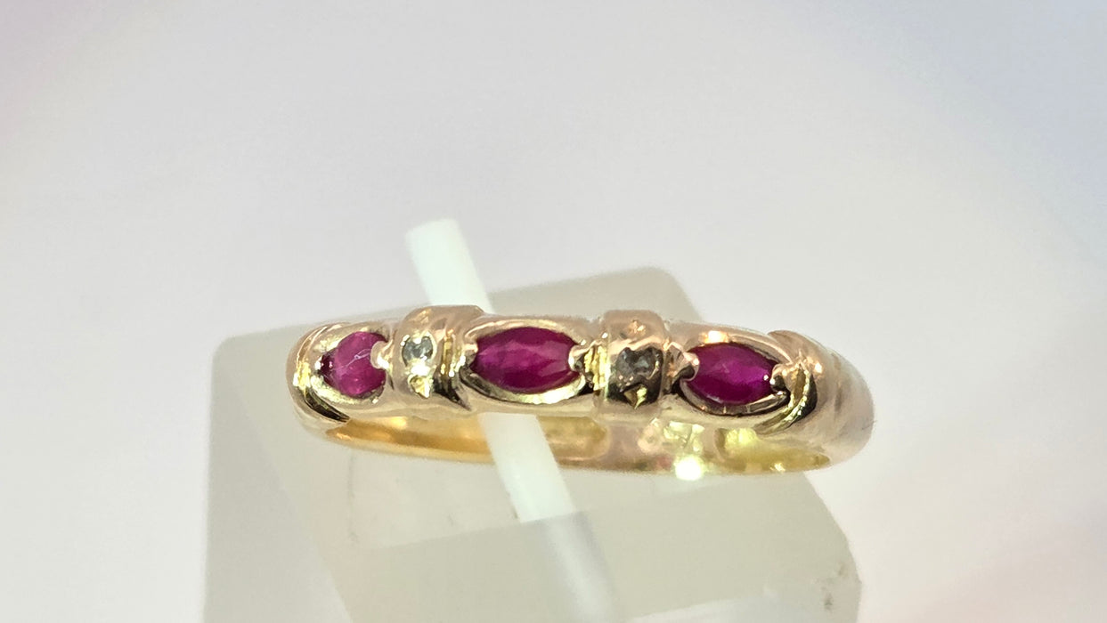 Vintage: 18ct Yellow Gold Ruby & Diamond Stacker Ring