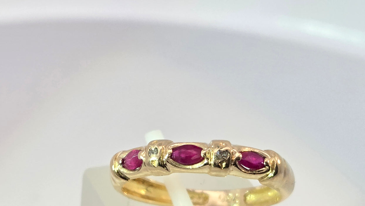 Vintage: 18ct Yellow Gold Ruby & Diamond Stacker Ring