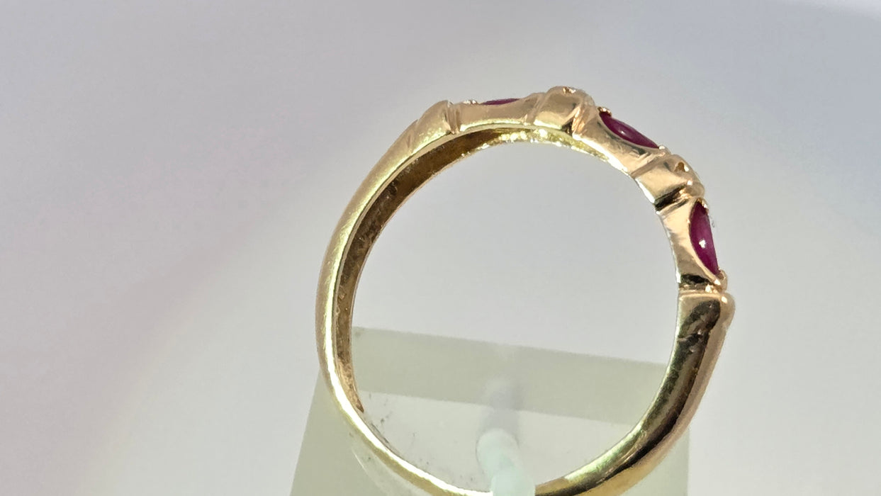 Vintage: 18ct Yellow Gold Ruby & Diamond Stacker Ring