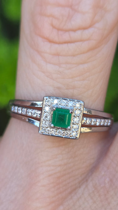 Vintage: 14ct White Gold Emerald & 28 Diamond Square Cluster Ring