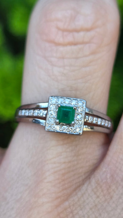 Vintage: 14ct White Gold Emerald & 28 Diamond Square Cluster Ring