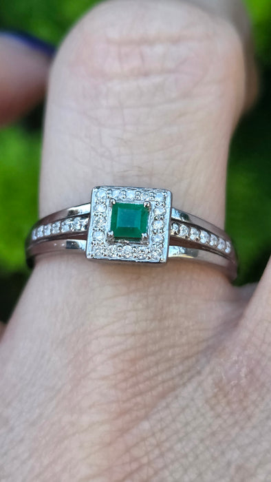 Vintage: 14ct White Gold Emerald & 28 Diamond Square Cluster Ring