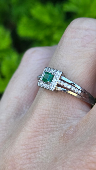 Vintage: 14ct White Gold Emerald & 28 Diamond Square Cluster Ring