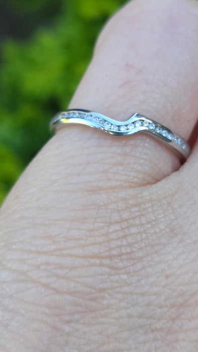 Vintage: Platinum Diamond Shaped Wedding Band [Partners with 3818] — 0.15ct