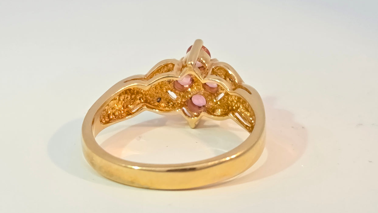 Vintage: 18ct Yellow Gold Padparadscha Sapphire & Diamond Ring