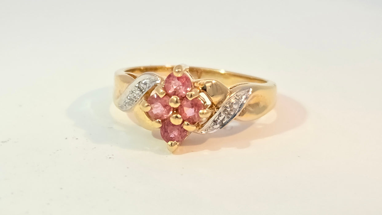 Vintage: 18ct Yellow Gold Padparadscha Sapphire & Diamond Ring