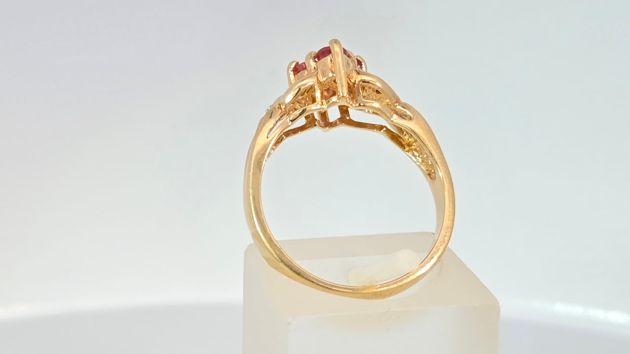 Vintage: 18ct Yellow Gold Padparadscha Sapphire & Diamond Ring