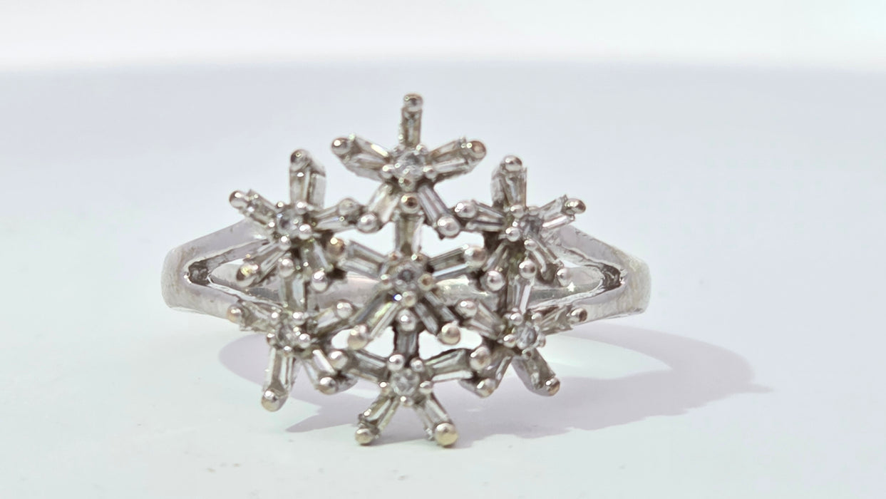 Vintage: 9ct White Gold Diamond Florets Ring