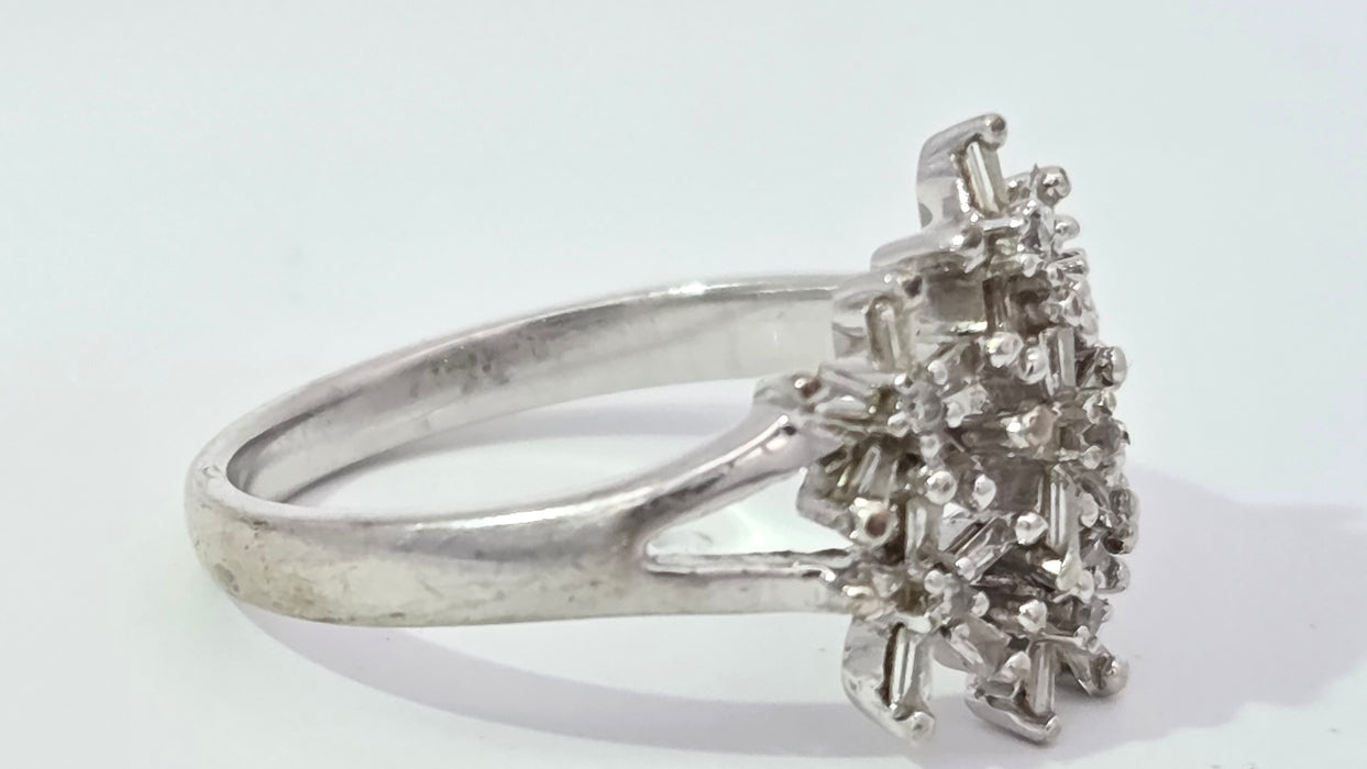 Vintage: 9ct White Gold Diamond Florets Ring