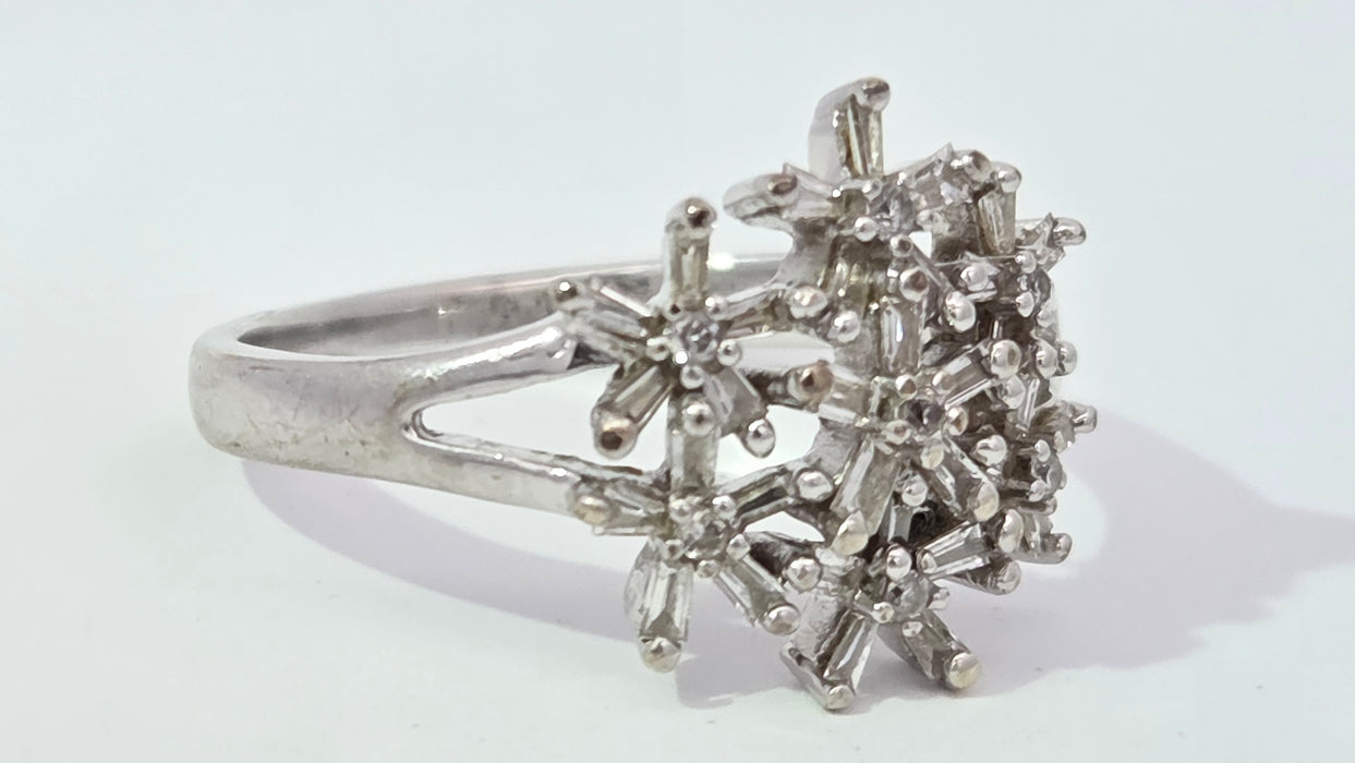 Vintage: 9ct White Gold Diamond Florets Ring