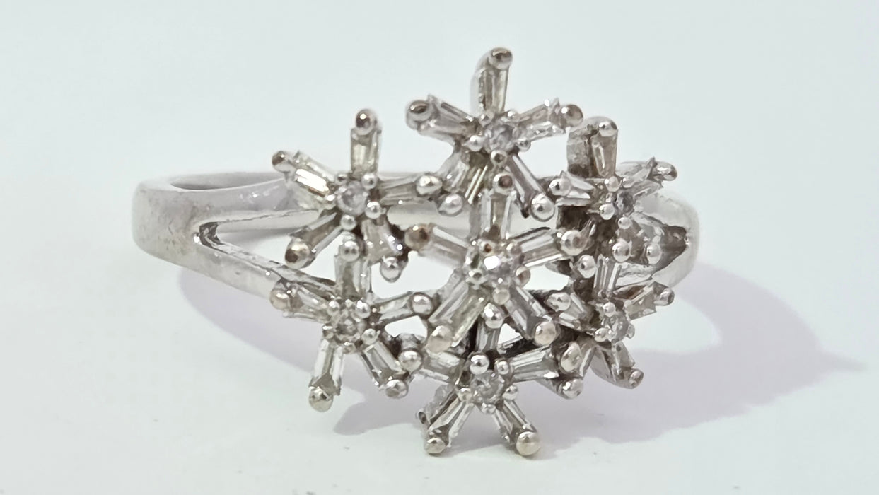 Vintage: 9ct White Gold Diamond Florets Ring