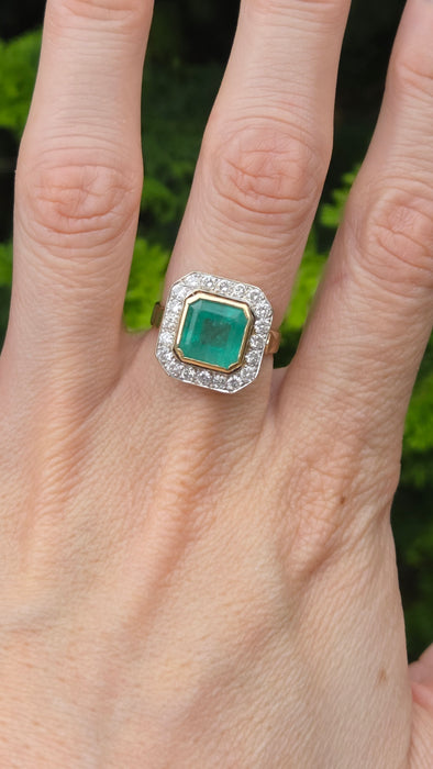 2614- Vintage: 18ct Gold Emerald (4.33ct) Diamonds Ring - From 1998