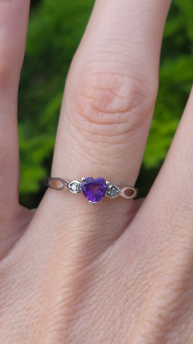 Vintage: 9ct White Gold Heart Amethyst & Diamond Ring