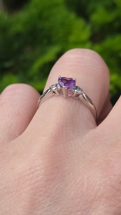 Vintage: 9ct White Gold Heart Amethyst & Diamond Ring