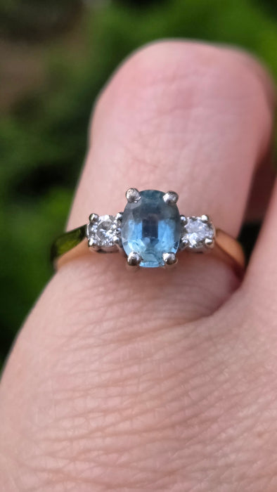 Vintage: 18ct Yellow Gold Aquamarine & Natural Diamond Three Stone Ring