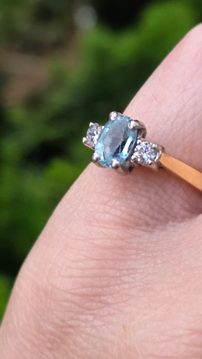 Vintage: 18ct Yellow Gold Aquamarine & Natural Diamond Three Stone Ring