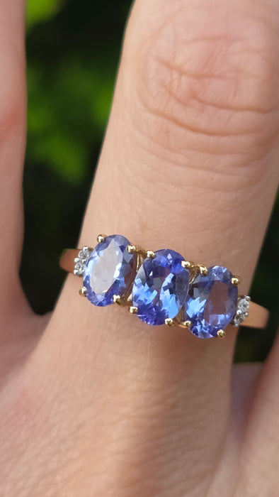 Vintage: 9ct Gold Tanzanite & White Spinel Trilogy Ring