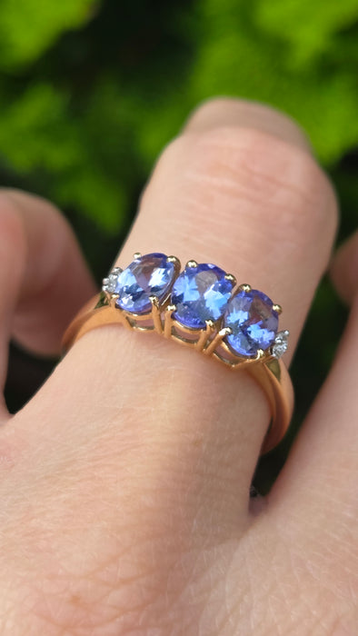Vintage: 9ct Gold Tanzanite & White Spinel Trilogy Ring