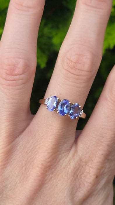 Vintage: 9ct Gold Tanzanite & White Spinel Trilogy Ring