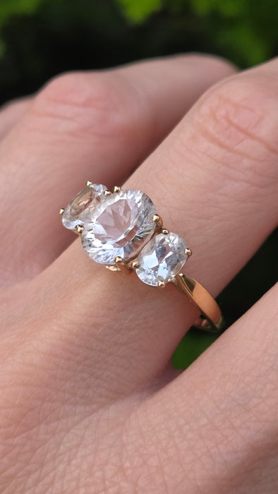 Vintage: 9ct Gold White Quartz Trilogy Ring