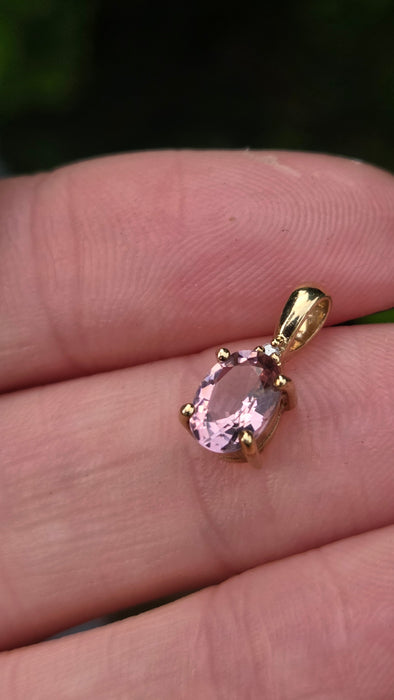 Vintage: 9ct Yellow Gold Morganite & Diamond Pendant