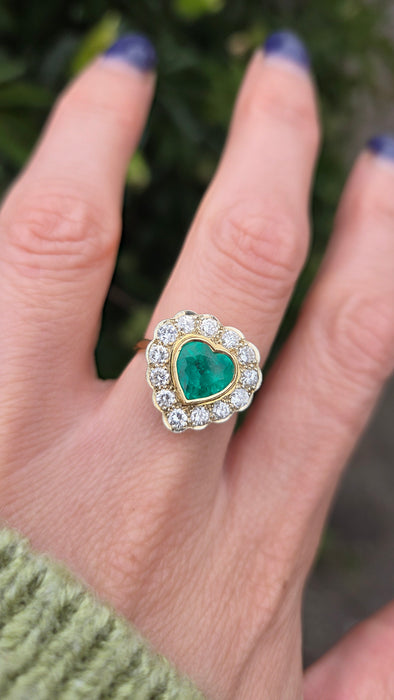 Vintage: 18ct Yellow Gold Emerald approx. 1.65ct & 13 Diamonds approx. 1ct Heart-Shaped Dress Ring